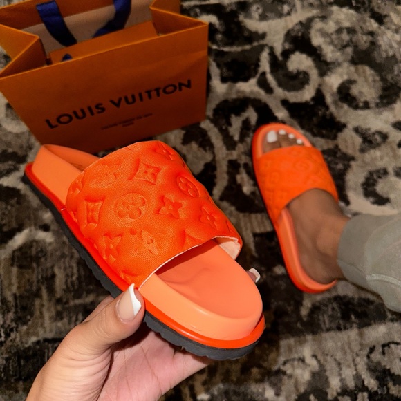 LV SLIDES - Picture 2 of 2